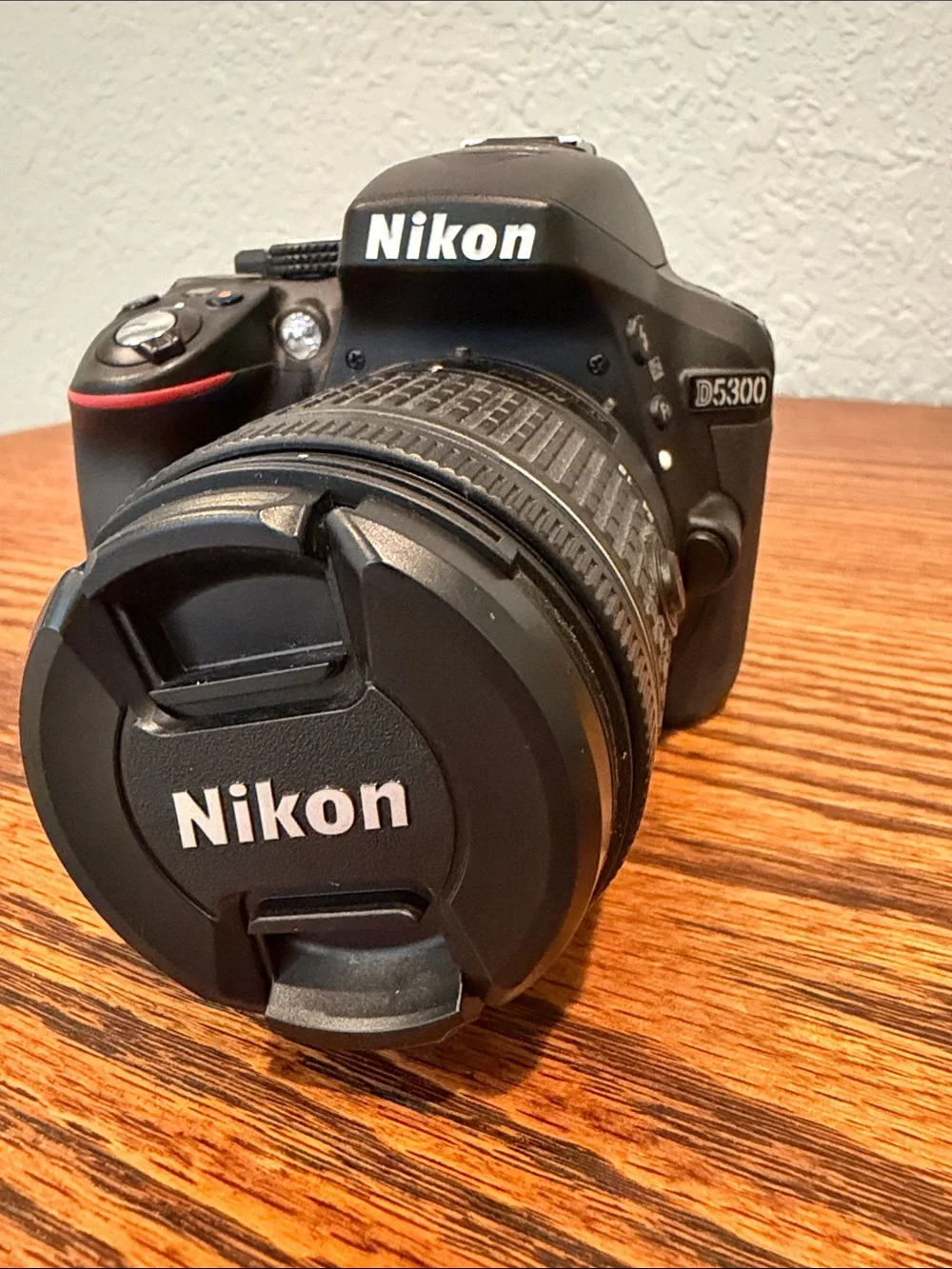 Nikon D5300 DSLR Camera in Black with case and strap